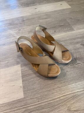 CL by Laundry Tan Wedges with Cork Heel Wedge Sandals Size 10